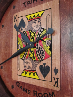 A2-King-Of-Spades-Wine-Clock-Detail    